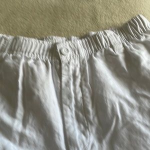 Round tree and  men’s casual pants white